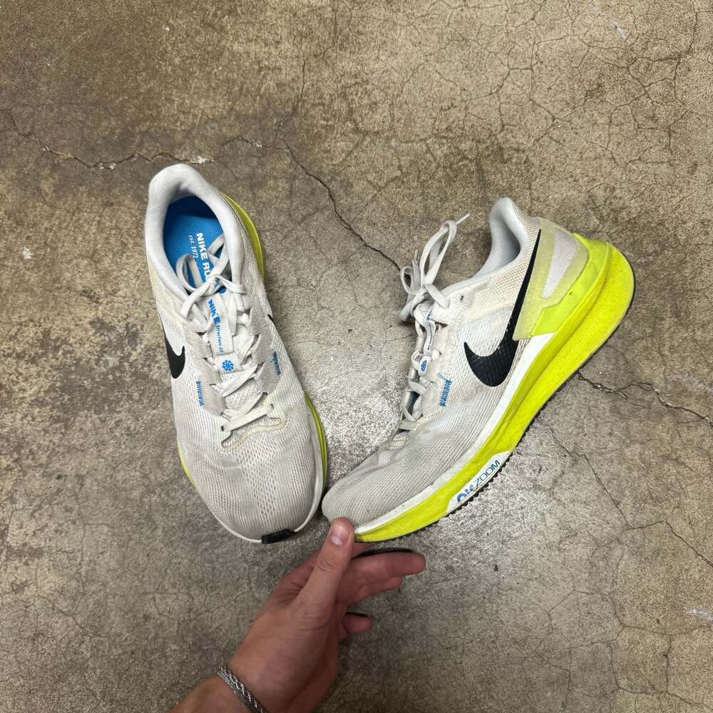 Nike Air Zoom Structure 25 Running Shoes in White/Cyber/Black